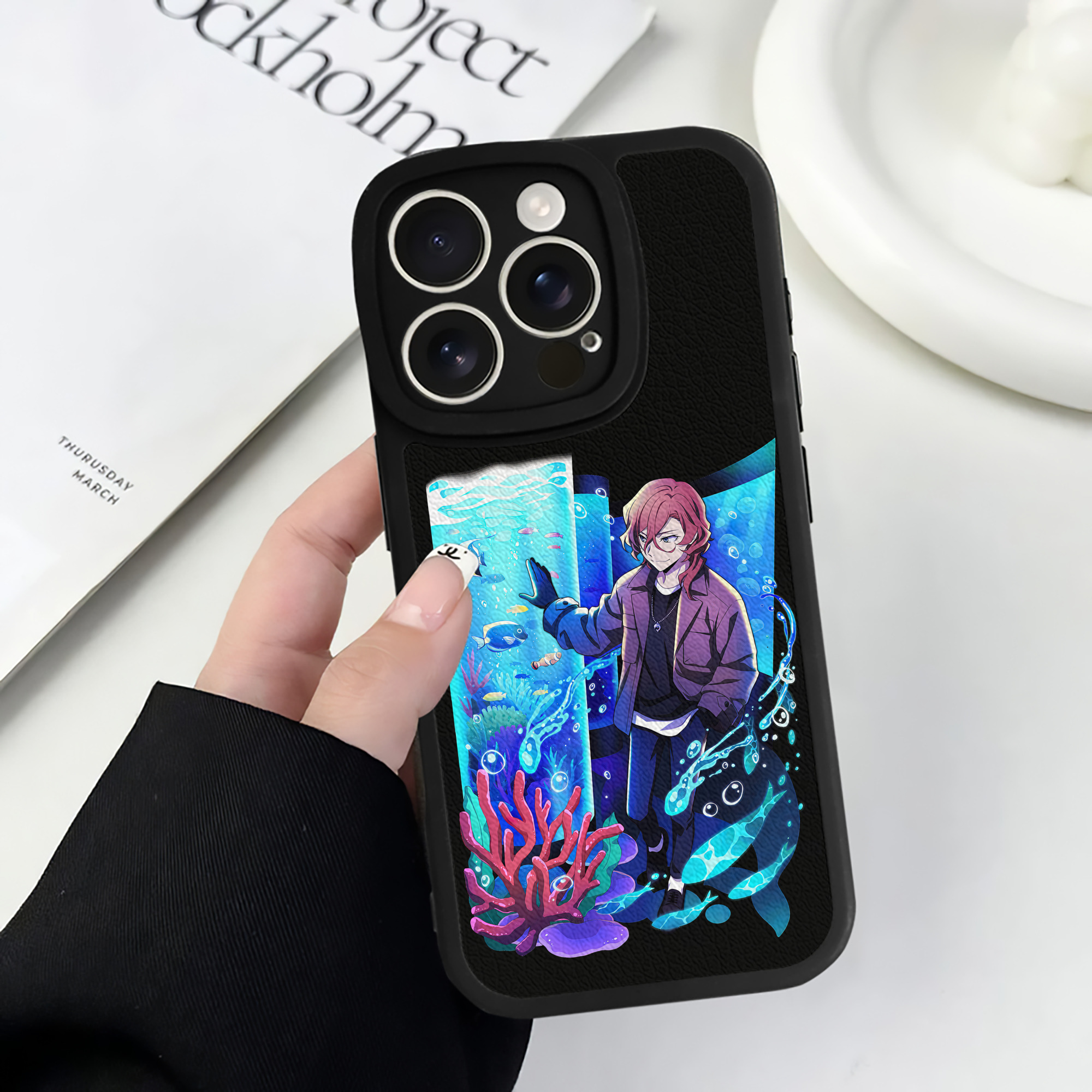 （画像用） 文豪ストレイドッグス Bungo Stray Dogs 【iPhone 16シリーズ対応】シリコンスマホケース（レザー調） 材質：シリコン